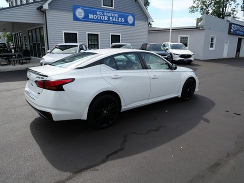 Used 2022 Nissan Altima 2.5 SR w/ Midnight Edition Package AWD/4WD image 7