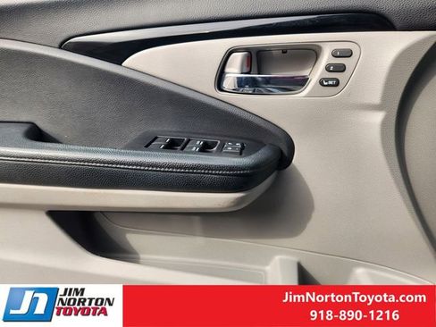 Used 2019 Honda Pilot Touring image 25