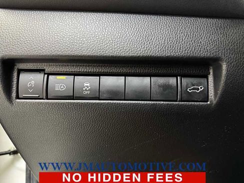 Used 2024 Toyota Venza Nightshade image 33