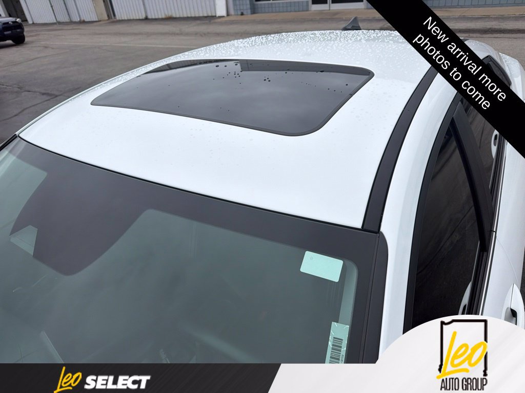 Used 2024 Hyundai Elantra SEL w/ Convenience Package FWD image 4