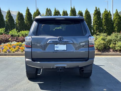 Used 2022 Toyota 4Runner SR5 image 7