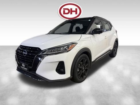 Used 2023 Nissan Kicks SR image 10