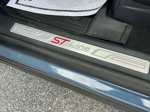 Used 2025 Ford Explorer ST-Line w/ Premium Package image 34