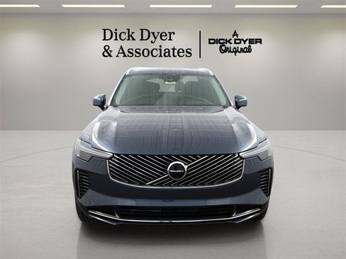 New 2025 Volvo XC90 B6 Core w/ Protection Package image 5