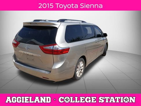 Used 2015 Toyota Sienna Limited Premium FWD image 2