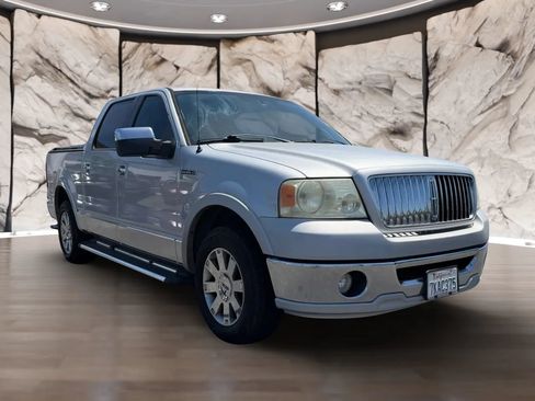 Used 2006 Lincoln Mark LT 2WD image 3