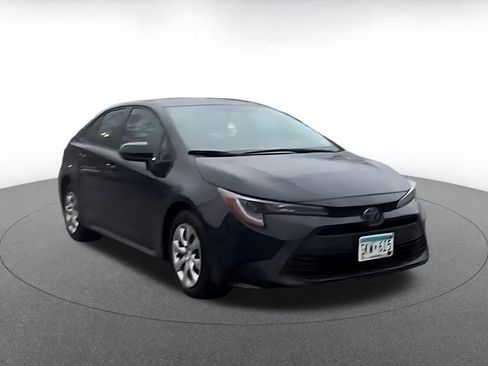 Used 2025 Toyota Corolla LE image 3