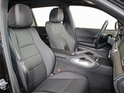 Used 2025 Mercedes-Benz GLS 450 4MATIC image 35