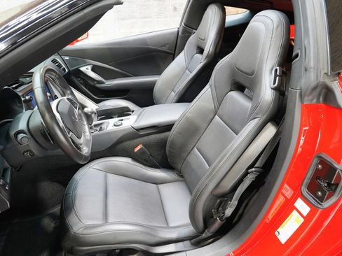 Used 2019 Chevrolet Corvette Stingray Coupe w/ Carbon Flash Badge Package RWD image 44
