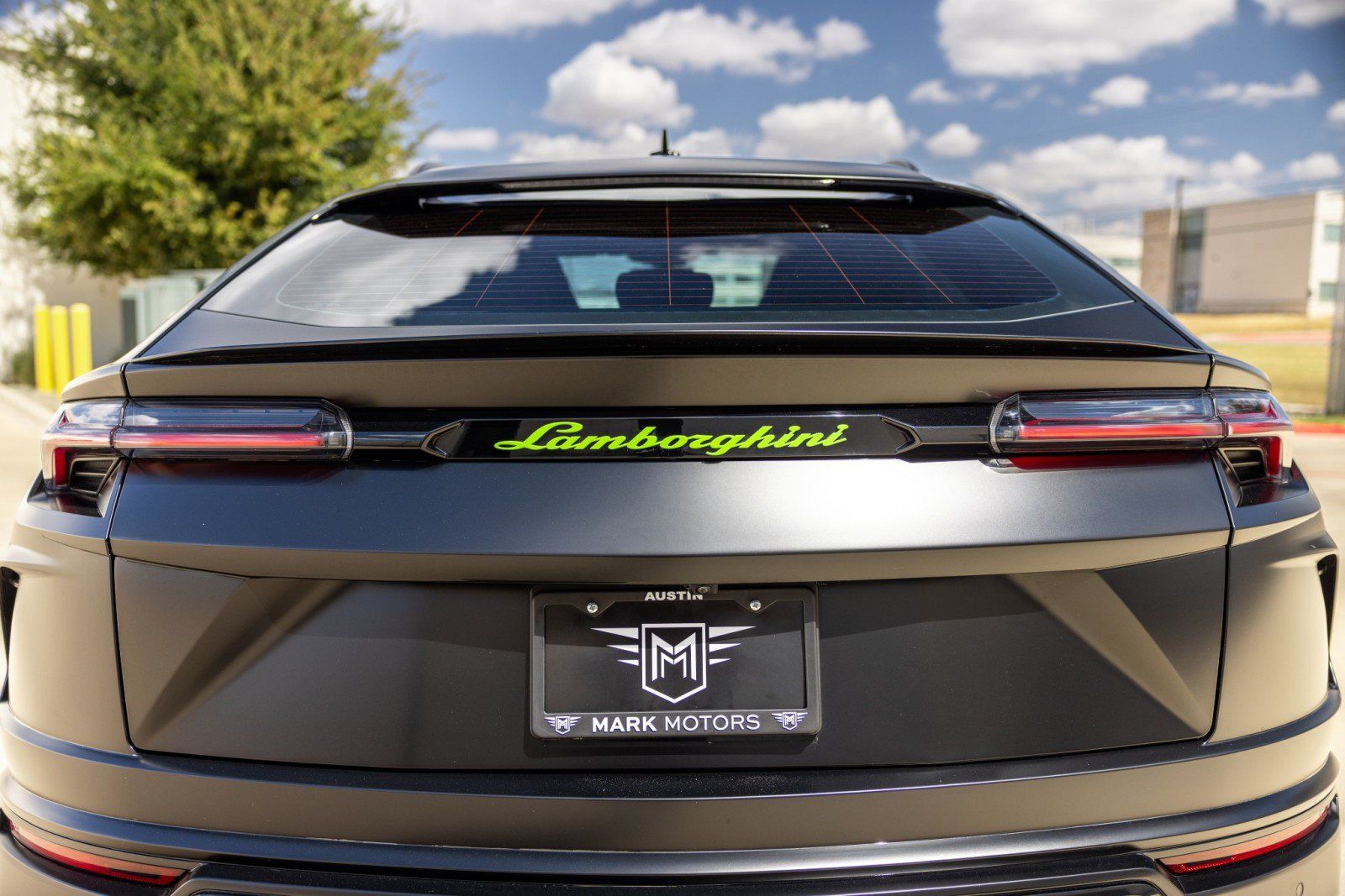 Used 2022 Lamborghini Urus AWD/4WD image 11