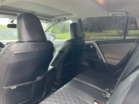 Used 2016 Toyota RAV4 XLE FWD image 28