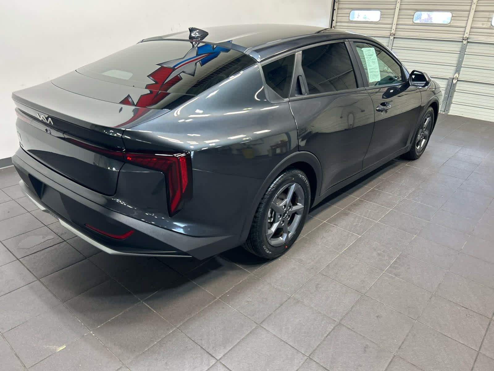 Used 2025 Kia K4 FWD image 3