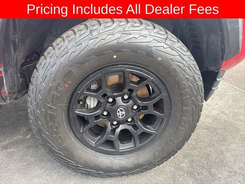 Used 2022 Toyota Tacoma SR5 w/ Technology Package RWD image 8