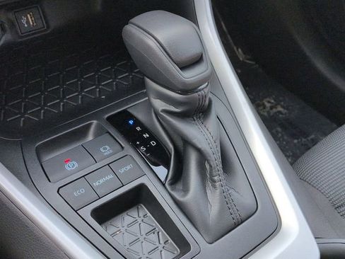 Certified 2025 Toyota RAV4 LE image 22