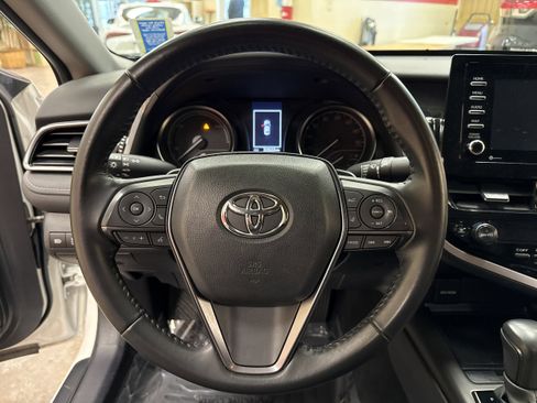 Used 2023 Toyota Camry SE w/ Convenience Package image 39