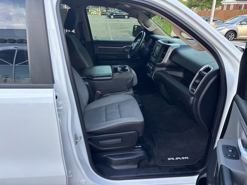 Used 2019 RAM 1500 Big Horn AWD/4WD image 12