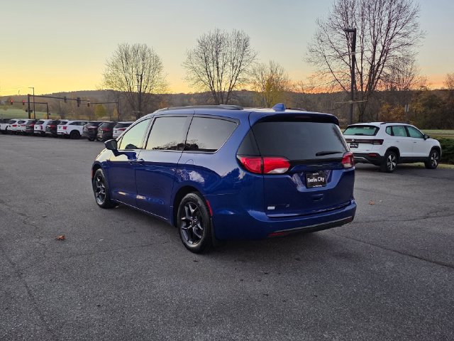 Used 2020 Chrysler Pacifica Touring-L Plus FWD image 6
