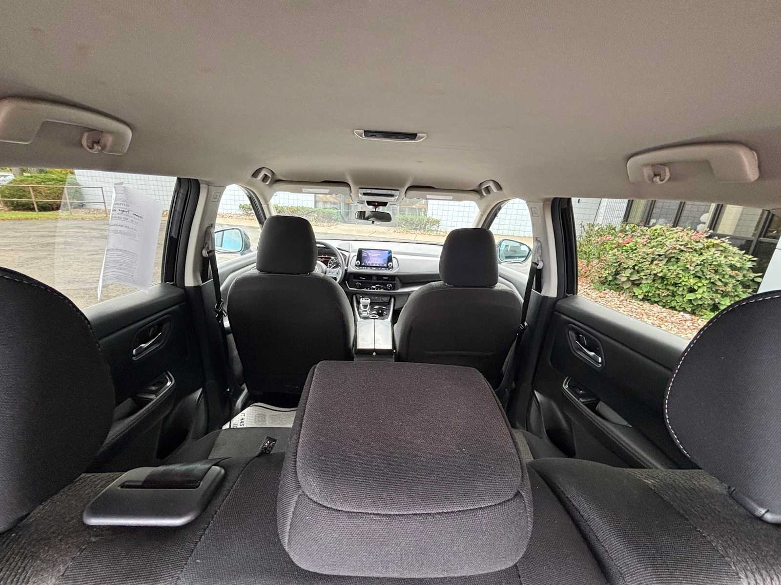 Used 2024 Nissan Rogue SV AWD/4WD image 7