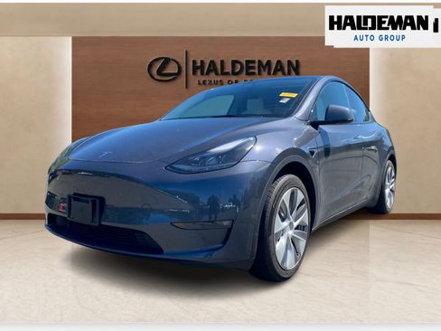 Used 2023 Tesla Model Y Long Range AWD/4WD image 2
