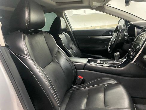 Used 2020 Nissan Maxima 3.5 SL w/ Floor Mat Group image 14