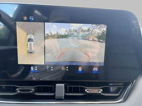 New 2026 Chevrolet Equinox RS w/ Convenience Package III FWD image 21
