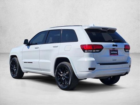 Used 2020 Jeep Grand Cherokee Altitude RWD image 8