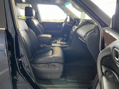 Used 2017 INFINITI QX80 4WD w/ Driver Assistance Package image 21