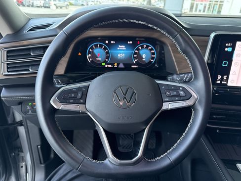 Used 2026 Volkswagen Atlas SE w/ Panoramic Sunroof Package FWD image 17