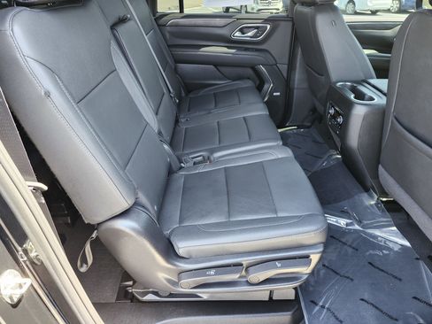 Used 2023 Chevrolet Suburban Z71 w/ Luxury Package image 22