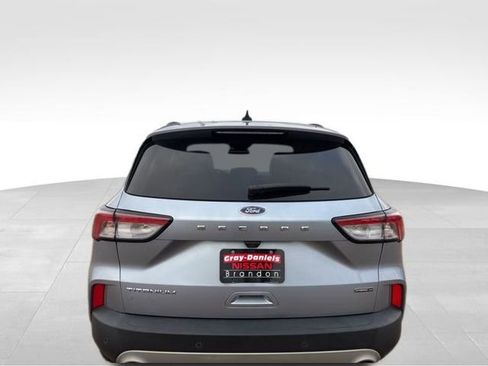 Used 2022 Ford Escape Titanium image 3