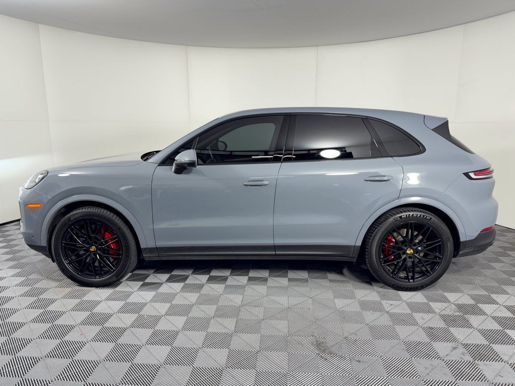 Certified 2024 Porsche Cayenne S AWD/4WD image 2