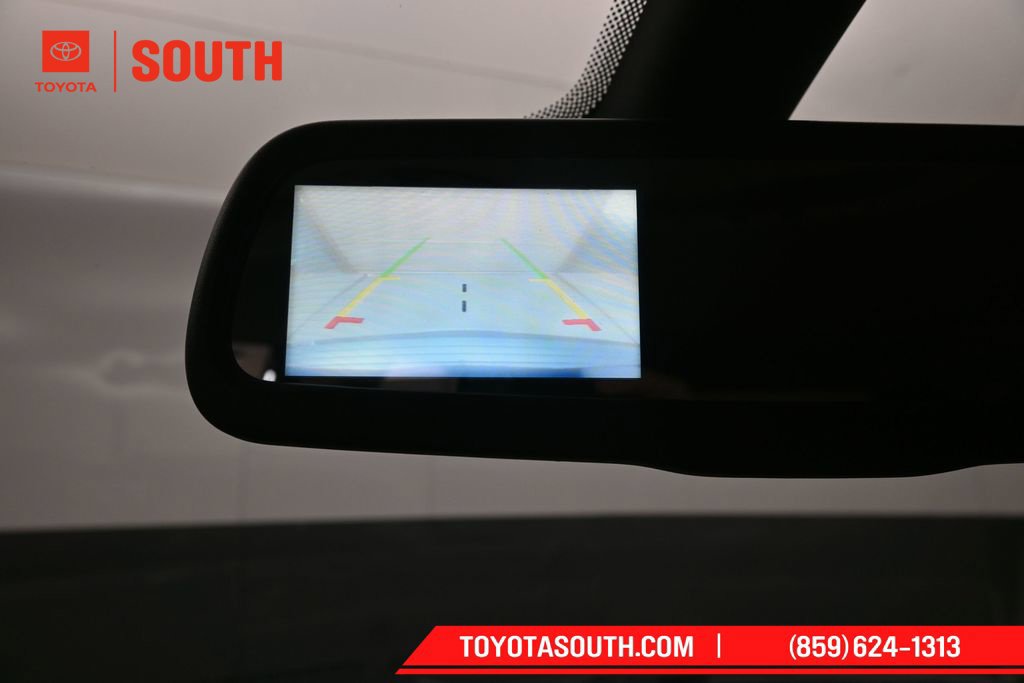 Used 2018 Dodge Journey SE w/ Connectivity Group FWD image 18