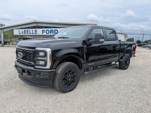 New 2026 Ford F250 Lariat w/ Black Appearance Package AWD/4WD image 8