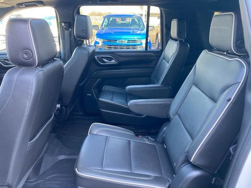 Certified 2022 GMC Yukon XL SLT w/ SLT Luxury Package image 15