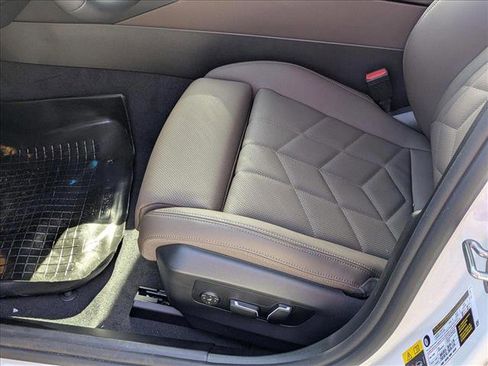 New 2026 BMW i5 eDrive40 image 15