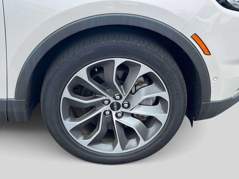 Used 2022 Lincoln Nautilus Reserve w/ Equipment Group 201A AWD/4WD image 11