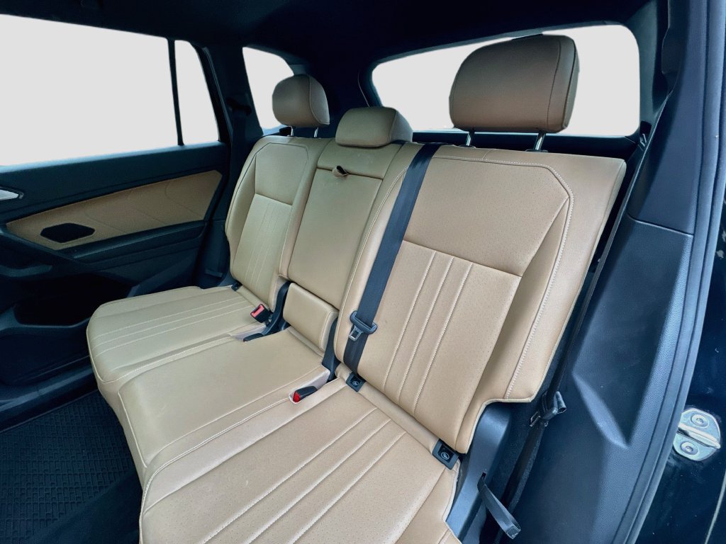 Used 2023 Volkswagen Tiguan SE w/ Panoramic Sunroof Package AWD/4WD image 25