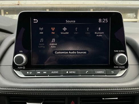 Used 2025 Nissan Rogue SV image 30