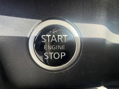 Used 2023 Nissan Rogue SV image 23