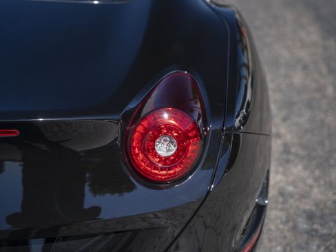 Used 2015 Ferrari California T image 16
