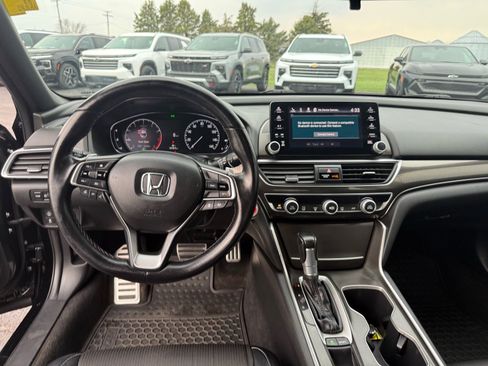 Used 2018 Honda Accord Sport image 12