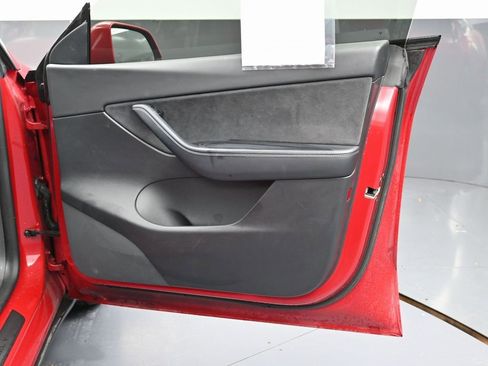 Used 2021 Tesla Model Y Performance image 39