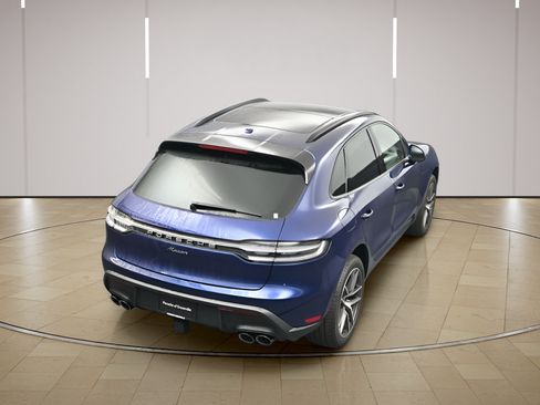 Certified 2026 Porsche Macan AWD/4WD image 36