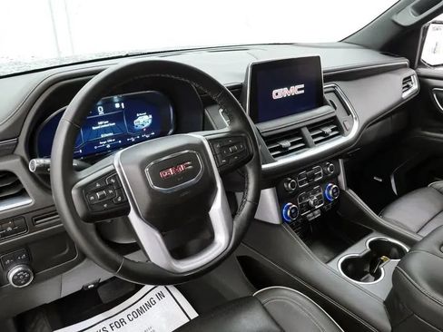 Used 2023 GMC Yukon XL SLT w/ SLT Luxury Package AWD/4WD image 11