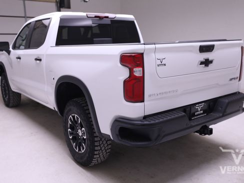 New 2026 Chevrolet Silverado 1500 ZR2 image 3