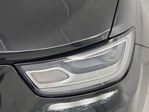 Used 2023 Chrysler Pacifica Touring-L FWD image 10