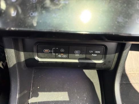 Used 2025 Hyundai Tucson Limited AWD/4WD image 22