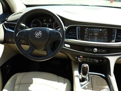 Used 2018 Buick Enclave Essence FWD image 38