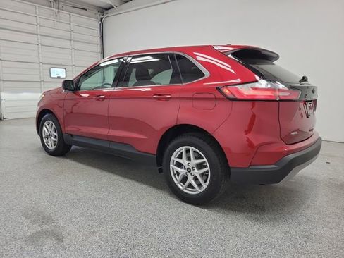 Used 2024 Ford Edge SEL w/ Convenience Package AWD/4WD image 4