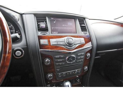 Used 2016 INFINITI QX80 4WD w/ Deluxe Technology Package image 10